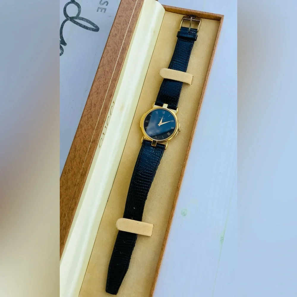 Authentic GUCCI DRESS watch💥💥💥